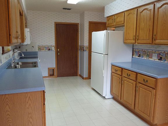 5th image of 815 Hardwood St