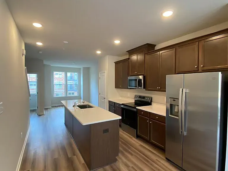 5923 Northwest Dr — Photo 14