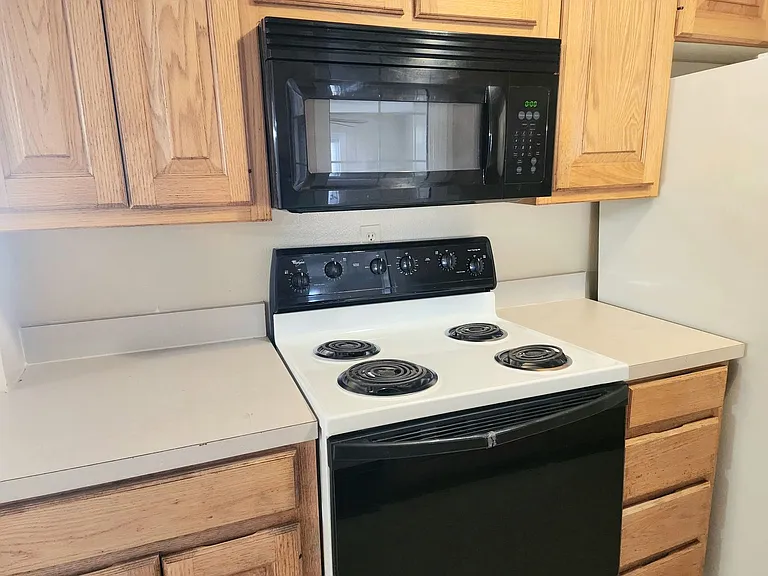 510 W 15th St #A — Photo 12