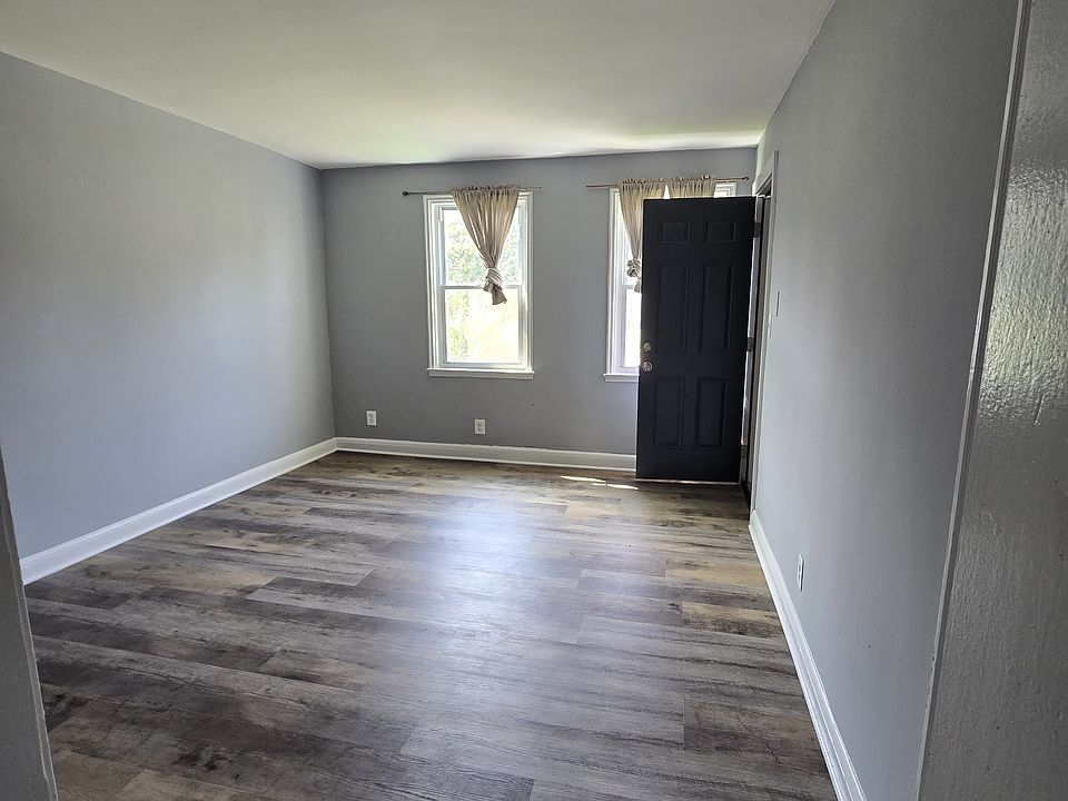 1st image of 4921 Brookwood Rd Unit 1