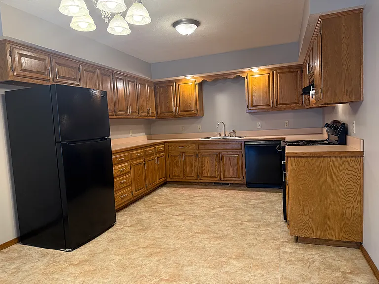 4241 S Broadway Ave #4241 — Photo 2