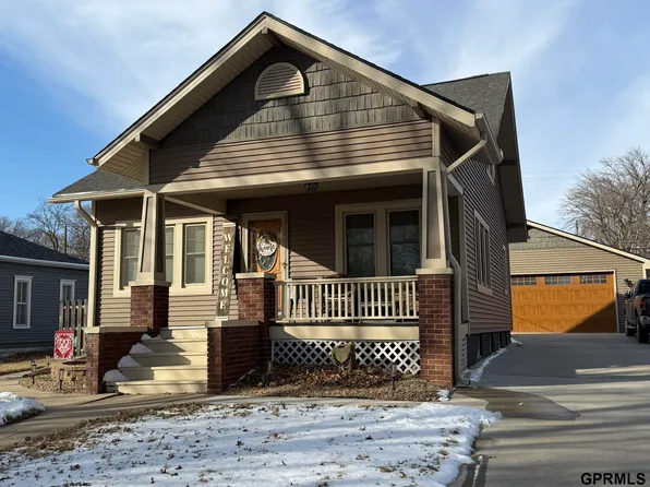 612 W 2nd St, Wilber, NE 68465