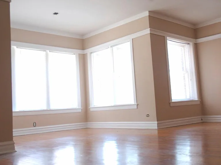 6636 S Woodlawn Ave — Photo 1