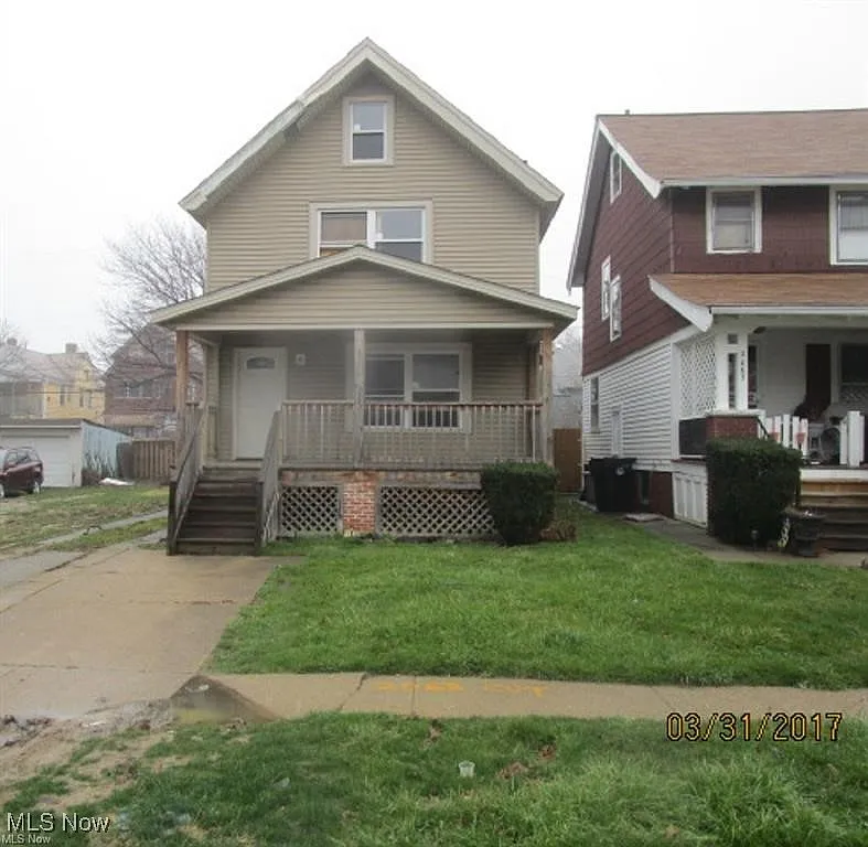 2063 W 99th St photo 1