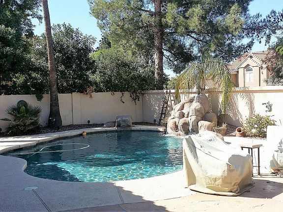3rd image of 1132 N Date Palm Dr