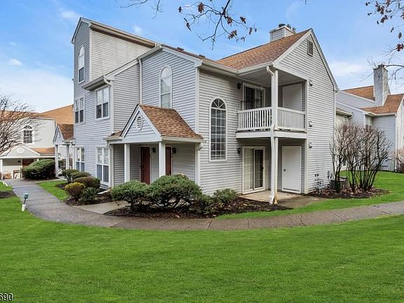 2nd image of 35 Homestead Ln