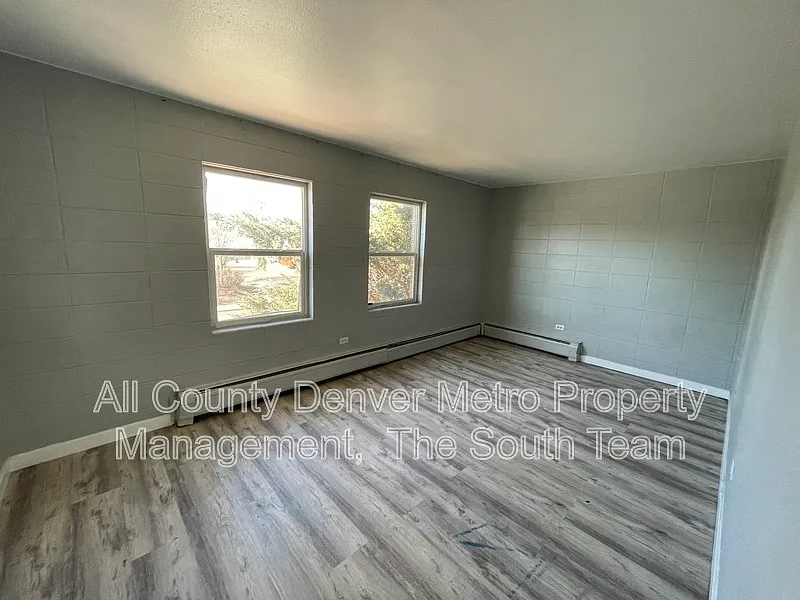 1590 Clinton St — Photo 4