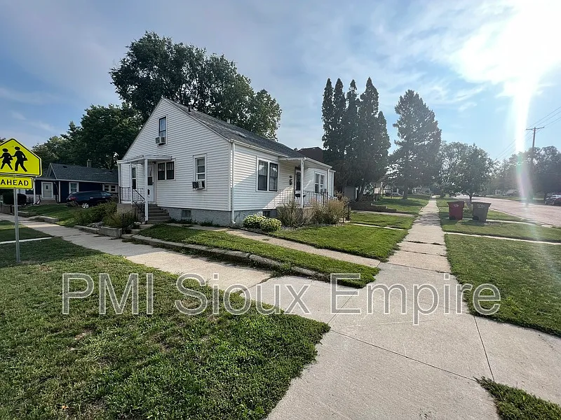1 bed, 1.0 bath, 750 sqft, $750 — Photo 2