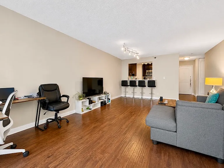 200 N Dearborn St #1205 — Photo 5