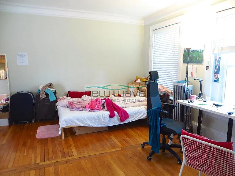 558 Columbus Ave #4R — Photo 4