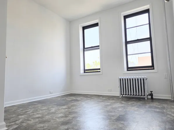 1502 West 6th Street image 3 of 8