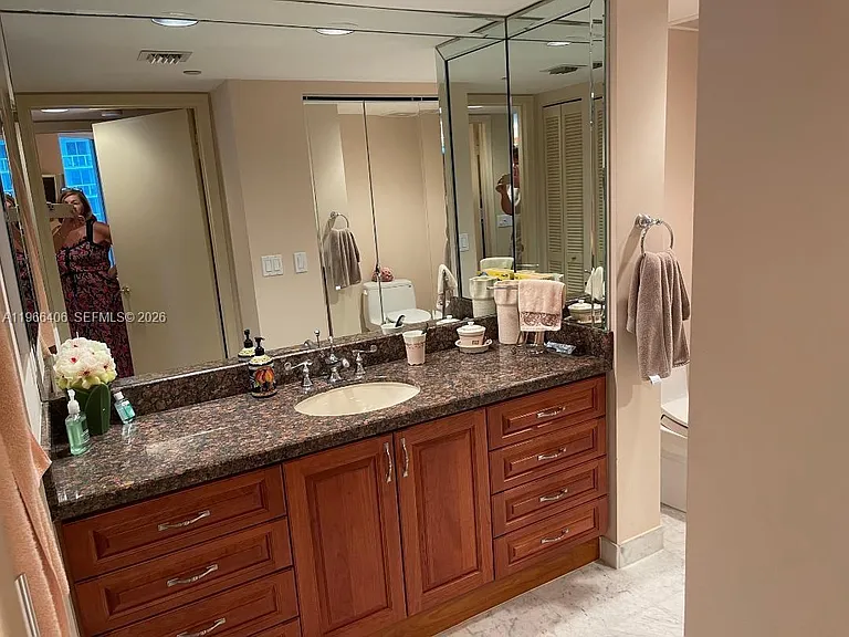 16445 Collins Ave #2328 — Photo 15