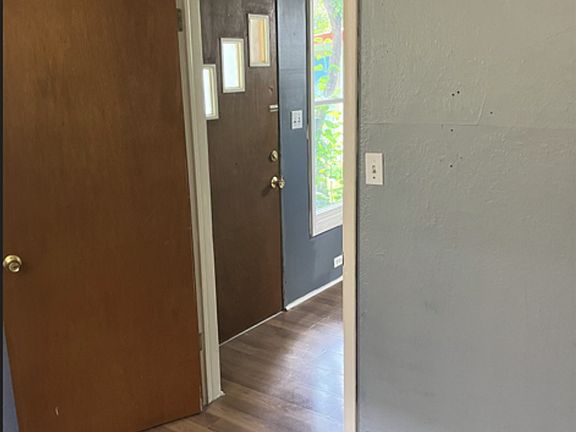 2nd image of 510.5 W Front St