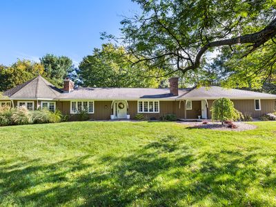 2325 Indian Mill Creek Dr NW, Grand Rapids, MI, 49544