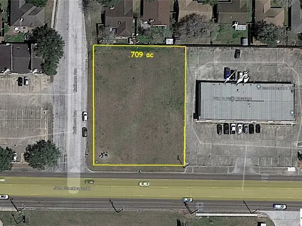 3808 John Stockbauer Dr, Victoria, TX 77904