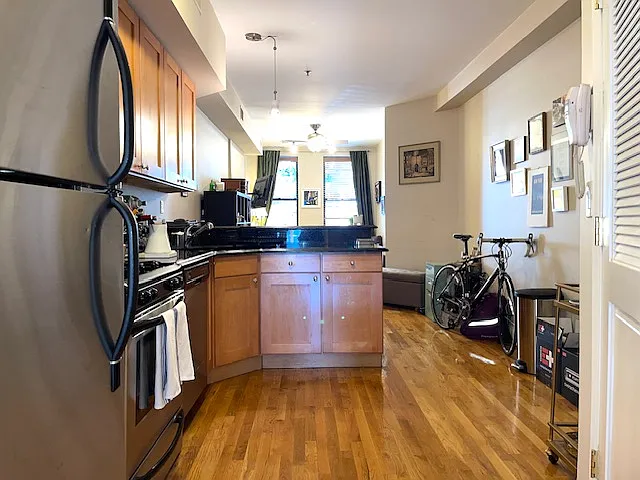 416 Monroe St #1R — Photo 6