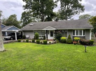 11 Woodlawn Ter, Lake Hopatcong, NJ 07849