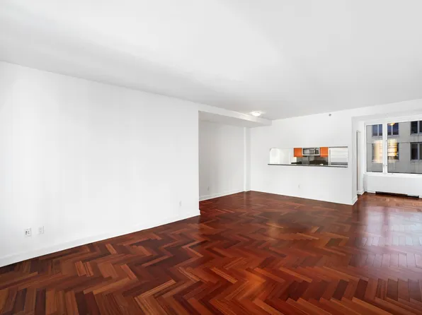 220 Riverside Boulevard image 3 of 11