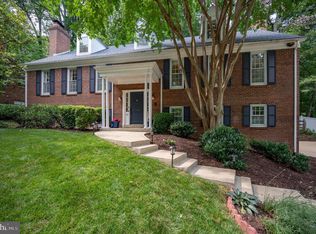 1606 Mason Hill Dr, Alexandria, VA 22307