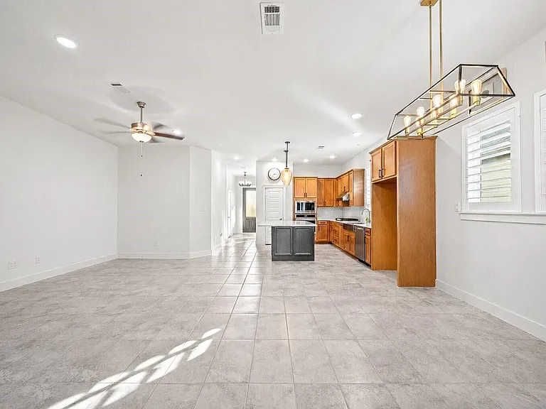 18530 Joyous Ln — Photo 11