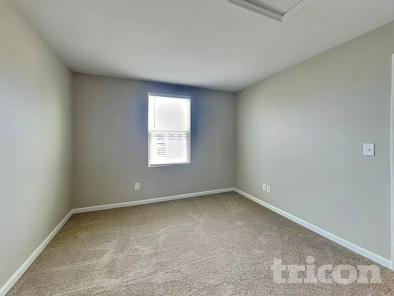 104 Cavesson Ave — Photo 9