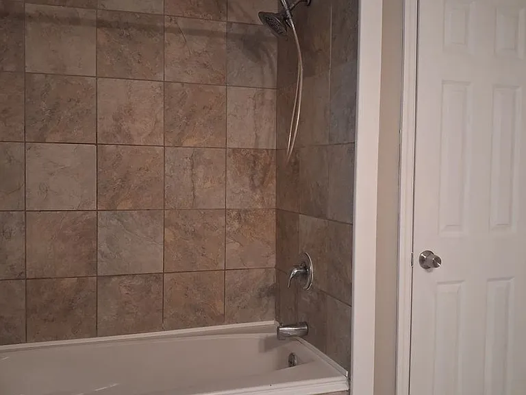 4746 Eastwood Ln — Photo 18