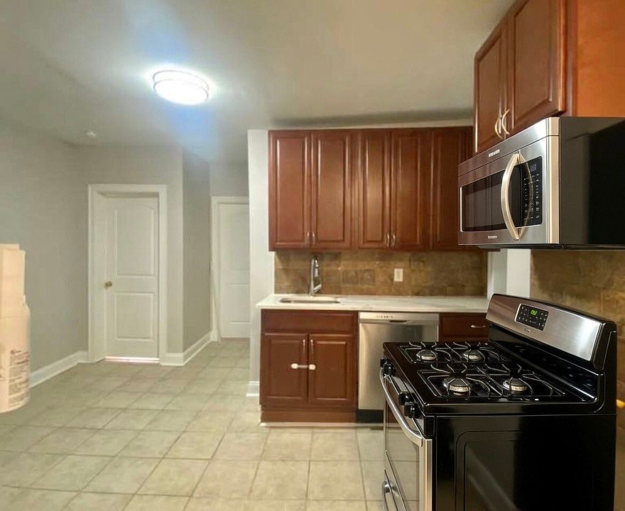 1st image of 5304 Palisade Ave #204