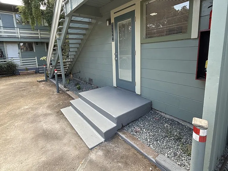 1228 Delaware St #B — Photo 3