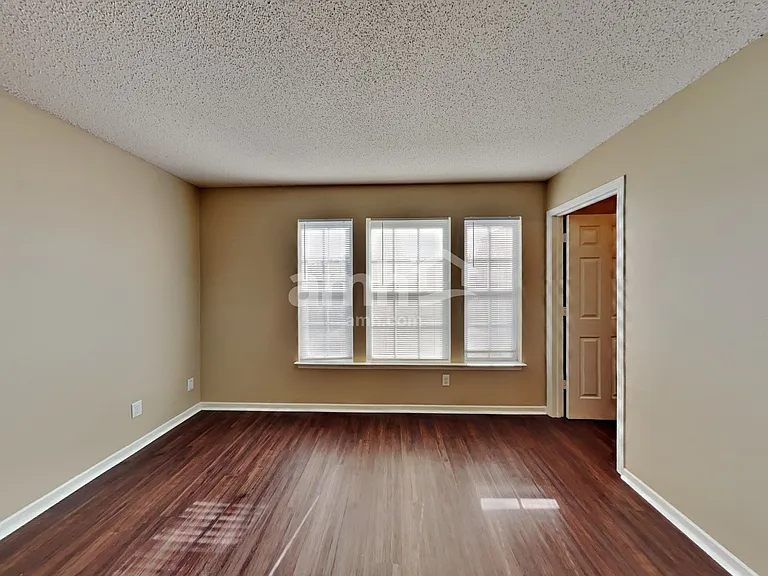 10914 Cyrus Dr — Photo 13