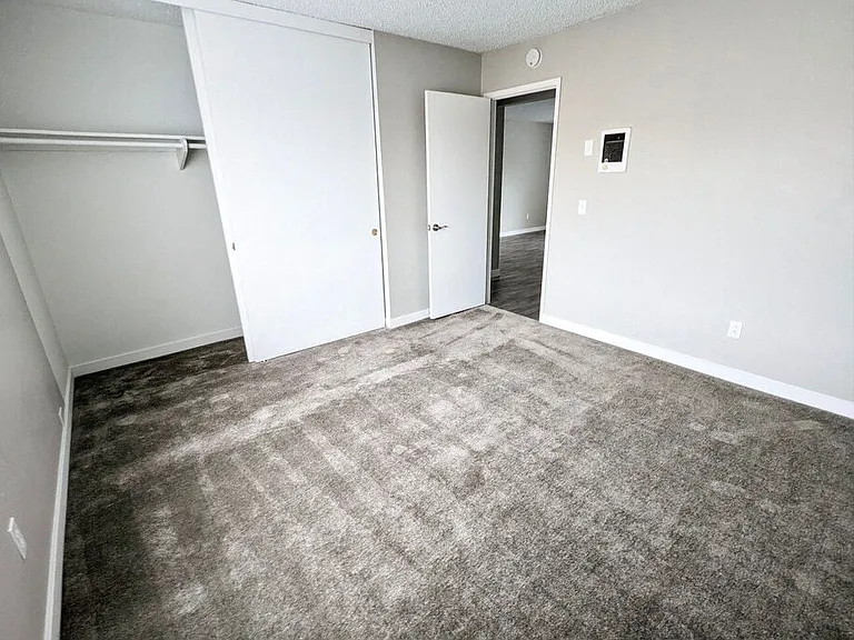 The Arches Apartments — Photo 2