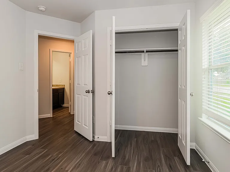 5530 Plantation Forest Dr — Photo 28