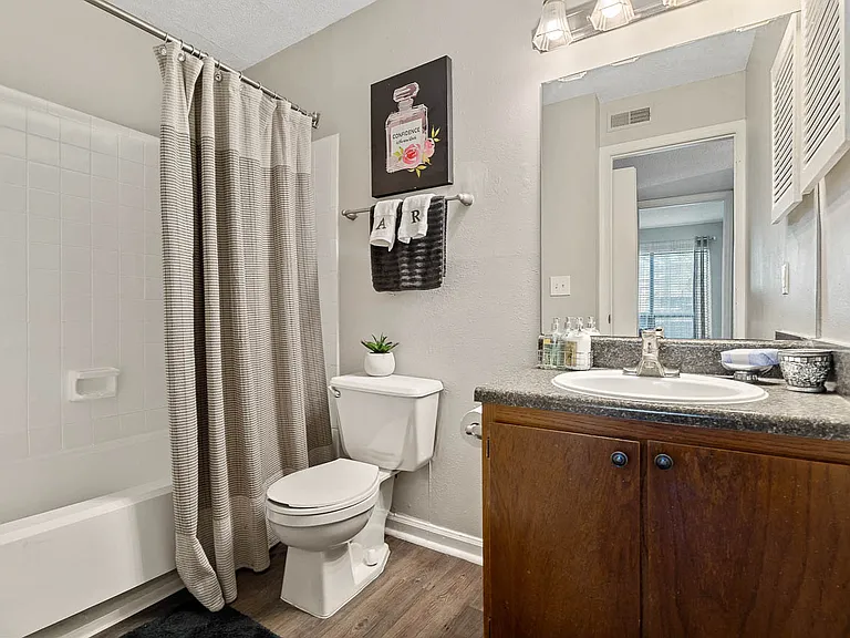 Ashley River Apartments — Photo 18