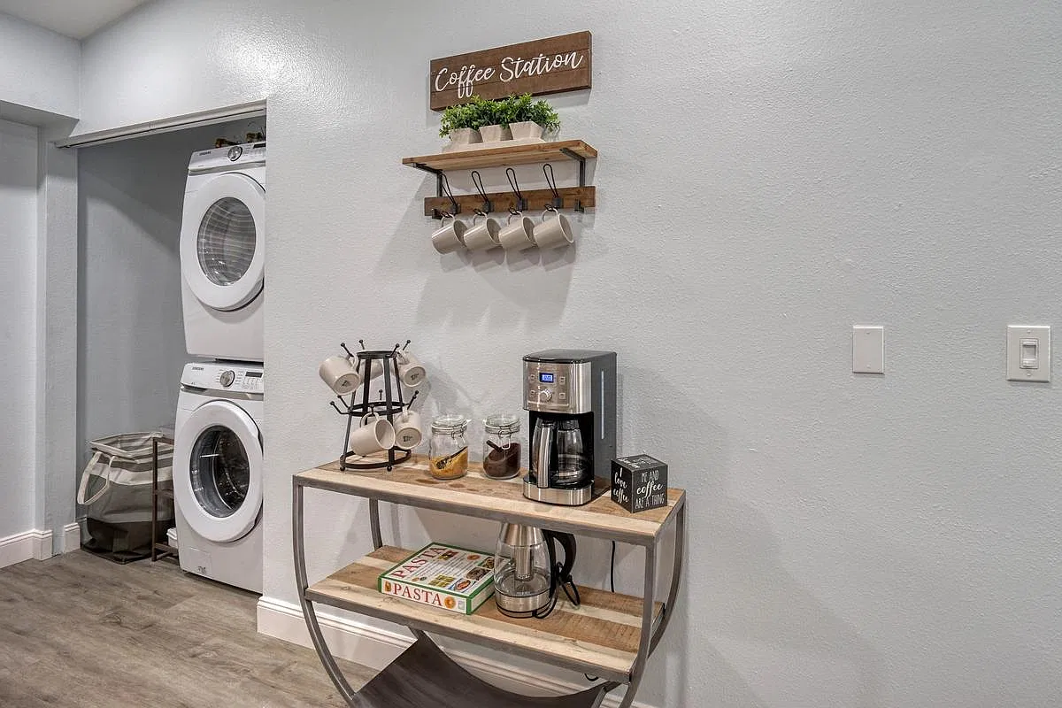 2 bed, 775 sqft, $1,800 — Photo 4