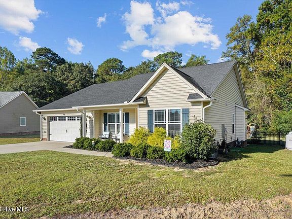 3rd image of 157 Goose Creek Circle