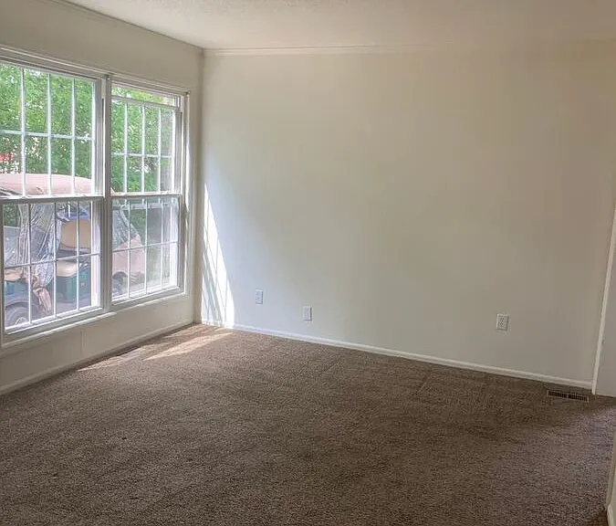 30 Potomac Ln — Photo 2