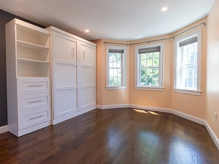 27 Suffolk St #3 — Photo 14
