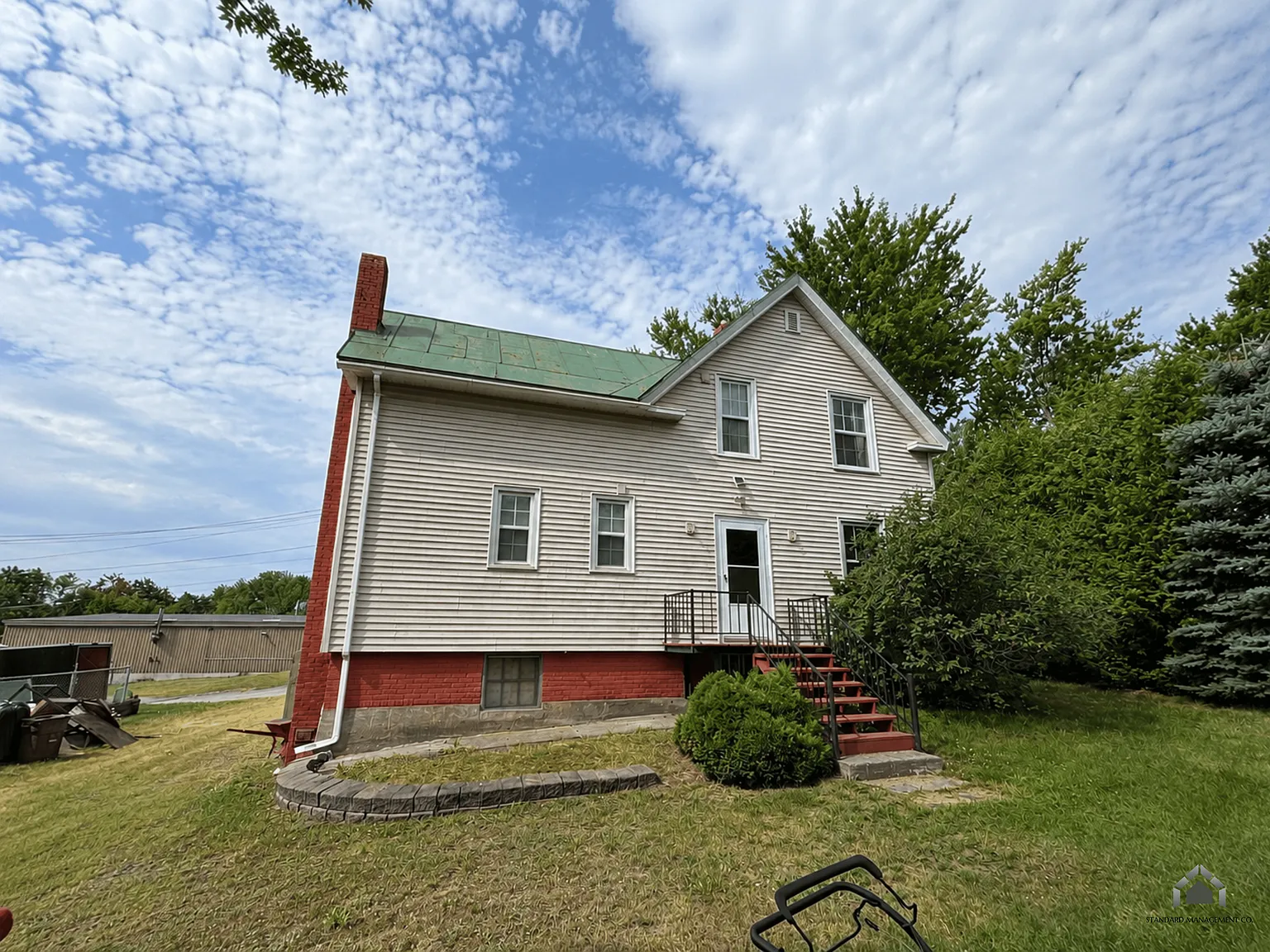 3 bed, 1.5 bath, 1075 sqft, $2,100 — Photo 4