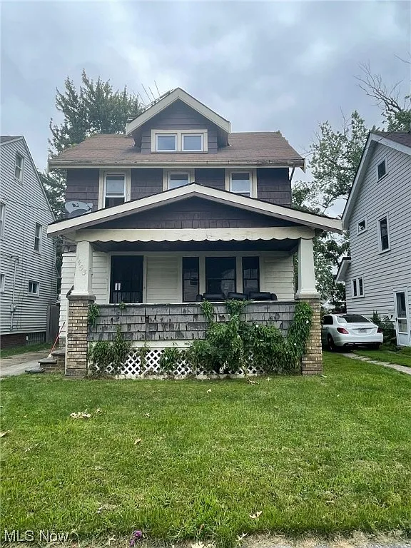 1493 Larchmont Rd photo 1
