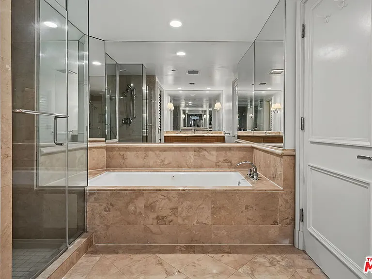 701 Ocean Ave #PHD — Photo 32