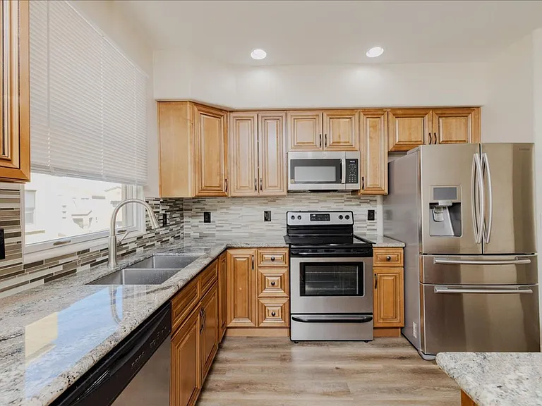 2450 E Blue Diamond Dr — Photo 23