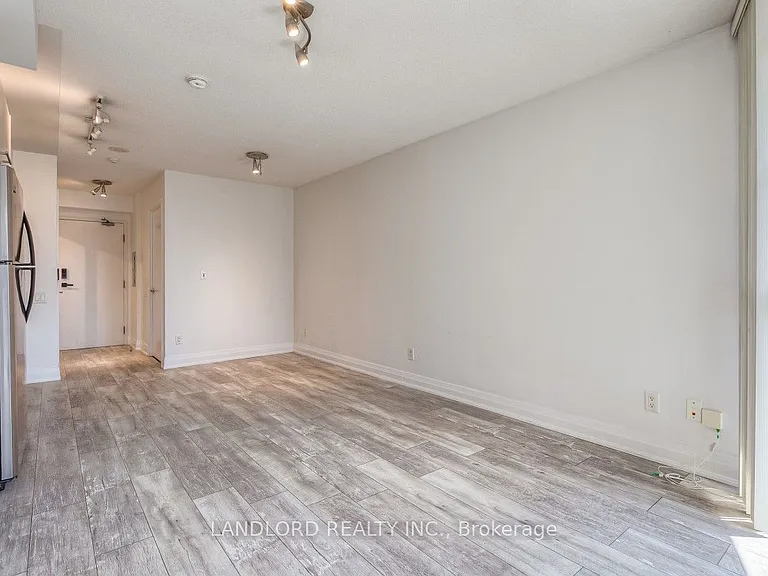 21 Carlton St #1408 — Photo 4