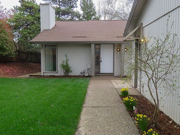 2nd image of 9110 SW Chelan Pl #9115