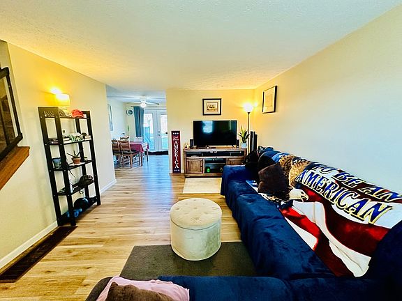 2nd image of 446 Heritage Cir
