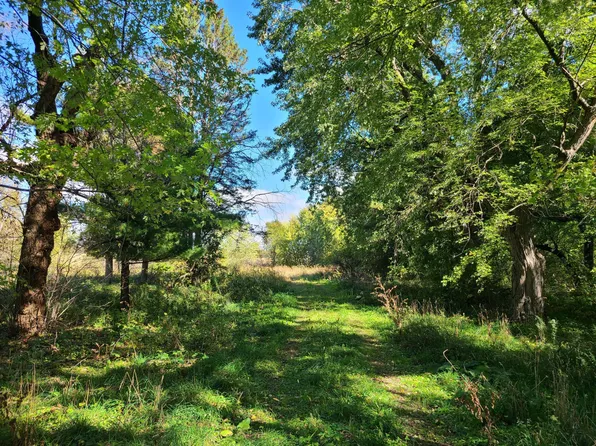 907 190th St, Hammond, WI 54015