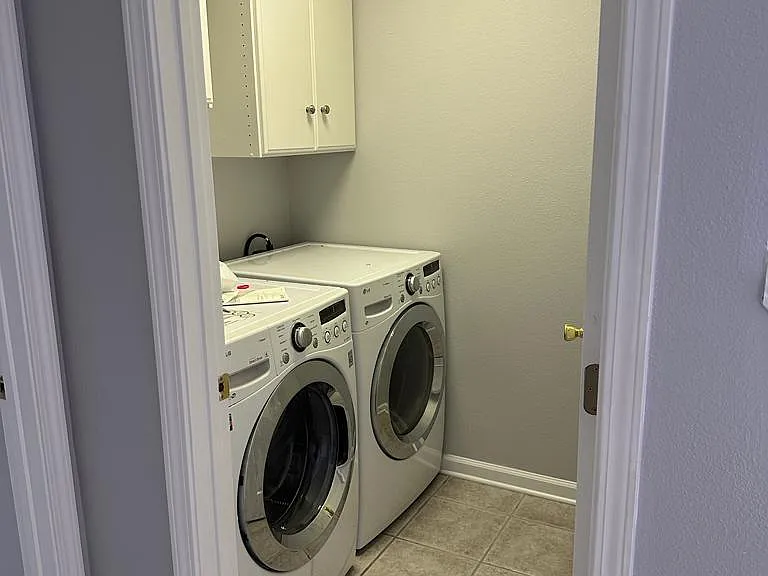 11015 Castlemain Cir E — Photo 16