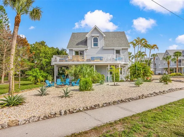 6327 Gulf Dr, Holmes Beach, FL 34217