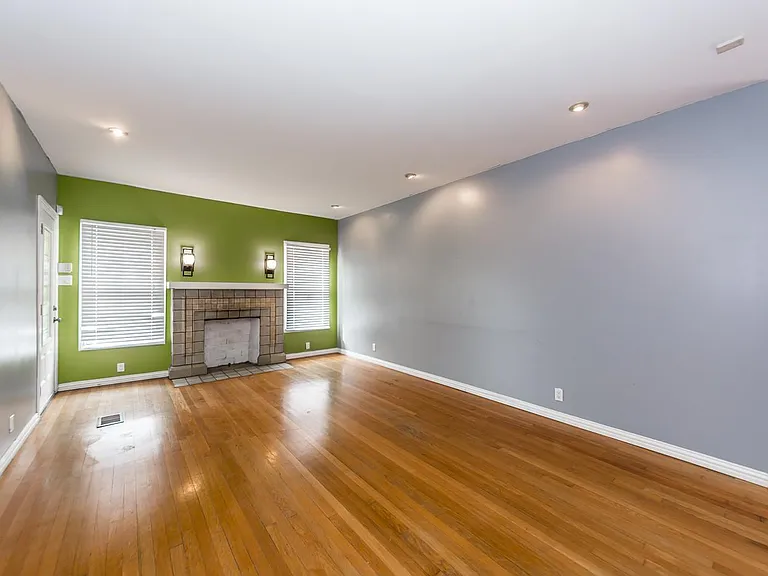 1804 Summitt Ave — Photo 8