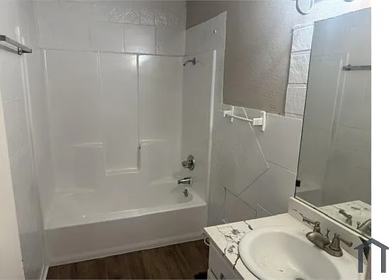 3 bed, 1500 sqft, $2,600 — Photo 2