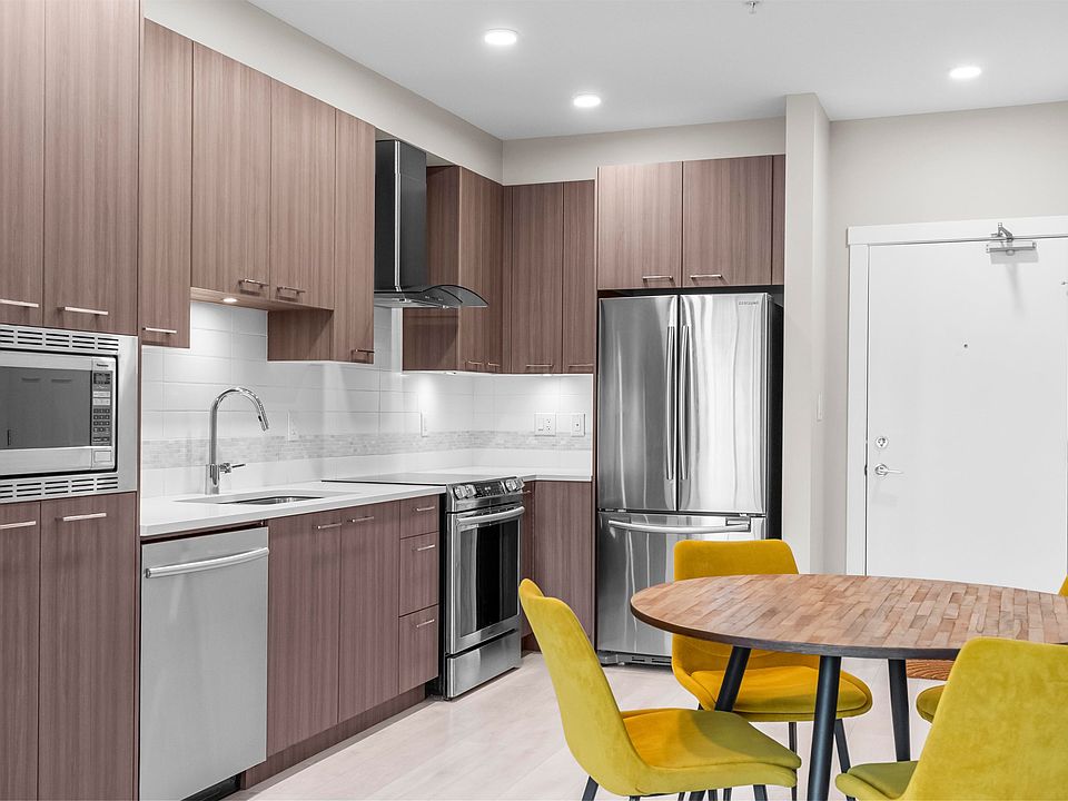1st image of 4690 Hawk Ln #213