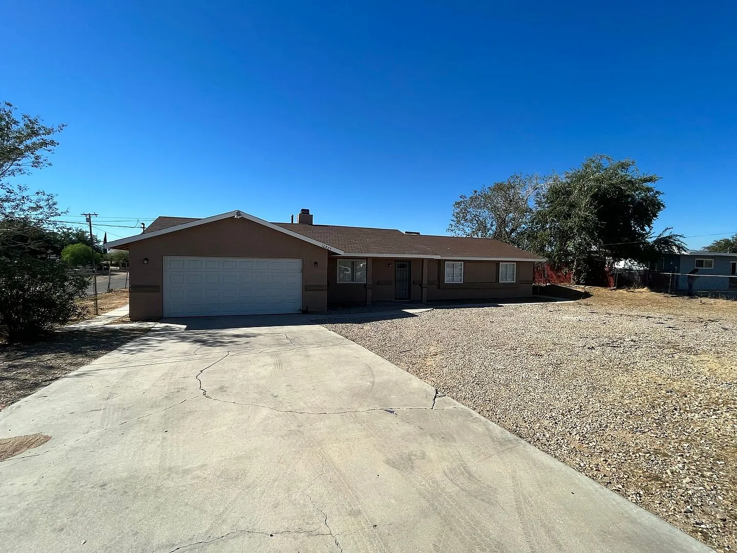Spacious 4-Bedroom Home on a Large Lot in Hesperia — Photo 1